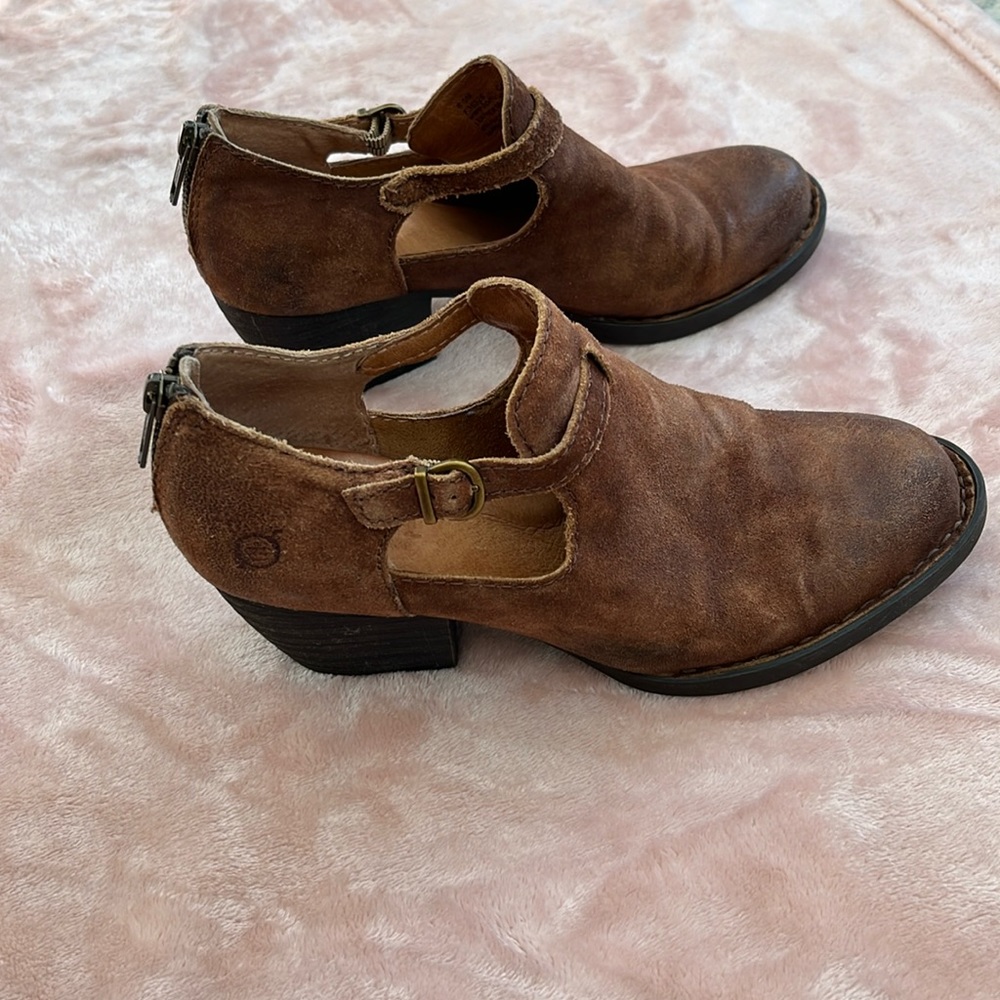 Born, brown leather shoes, very comfortable.